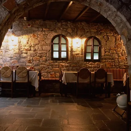 Tsitsiris Castle Stavríon
