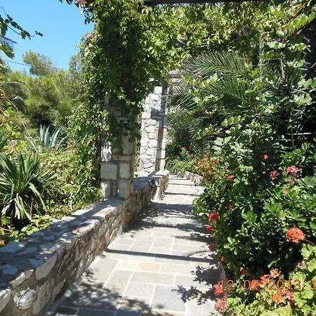 Tsitsiris Castle 3* Stavrion